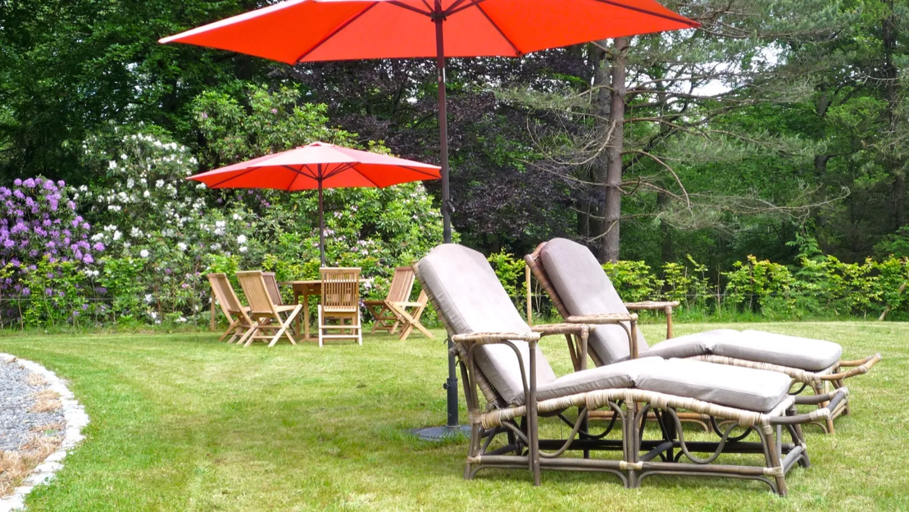Garden terrace and outdoor seating